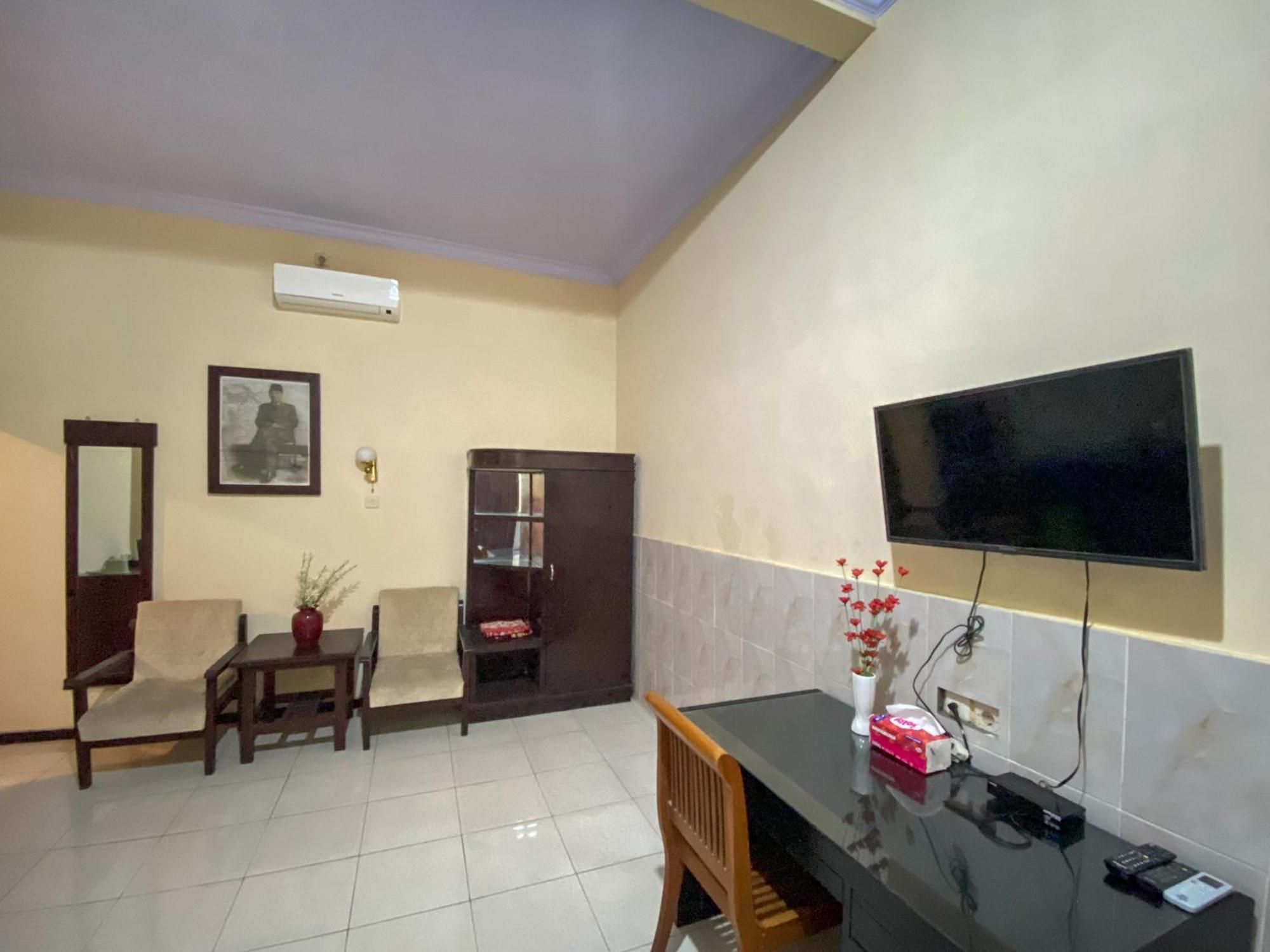 Surya Guest House Urbanview Probolinggo Exterior foto