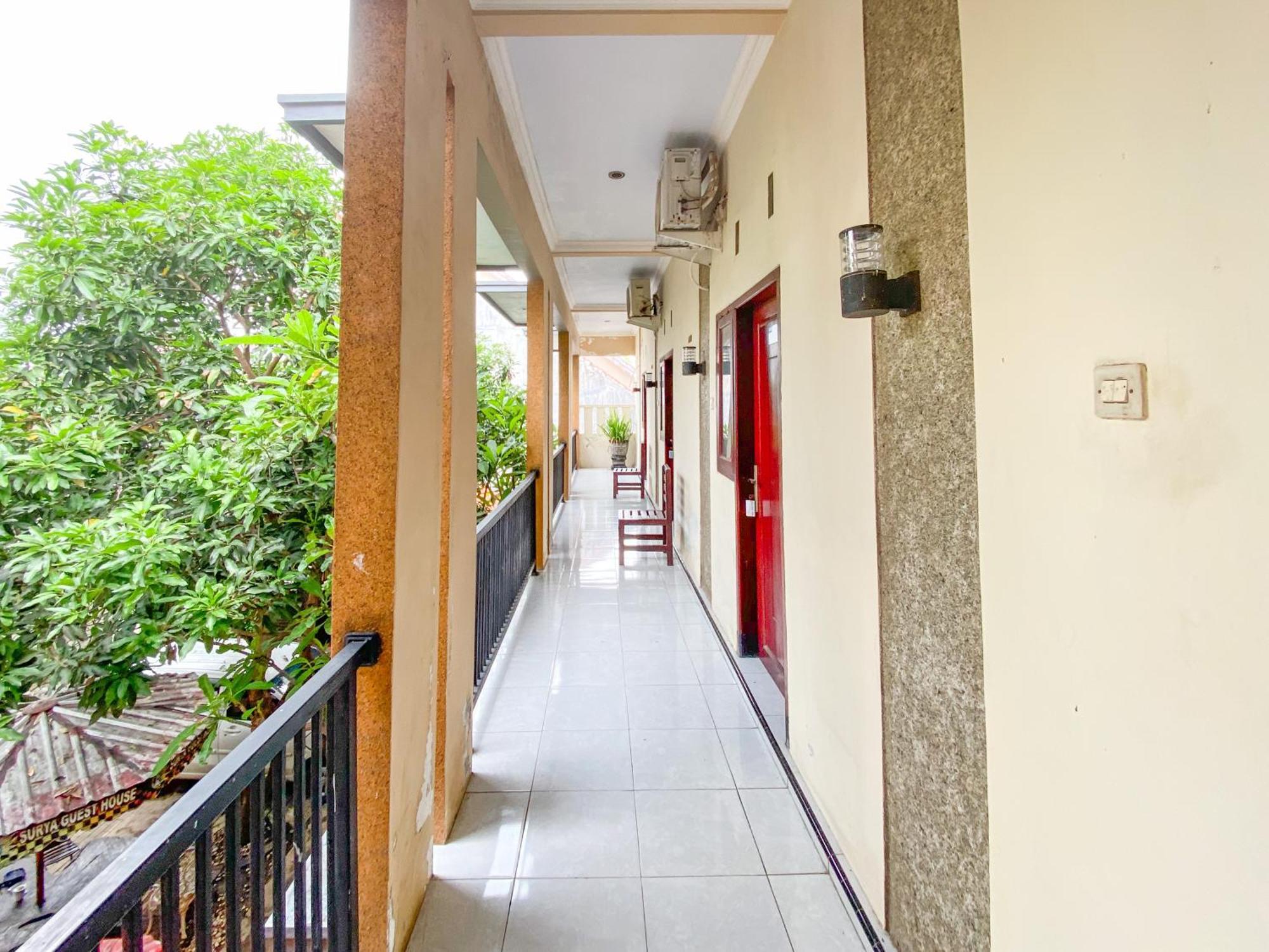 Surya Guest House Urbanview Probolinggo Exterior foto