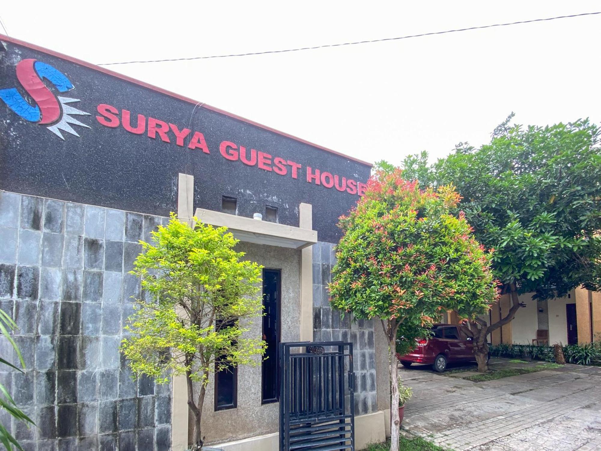 Surya Guest House Urbanview Probolinggo Exterior foto